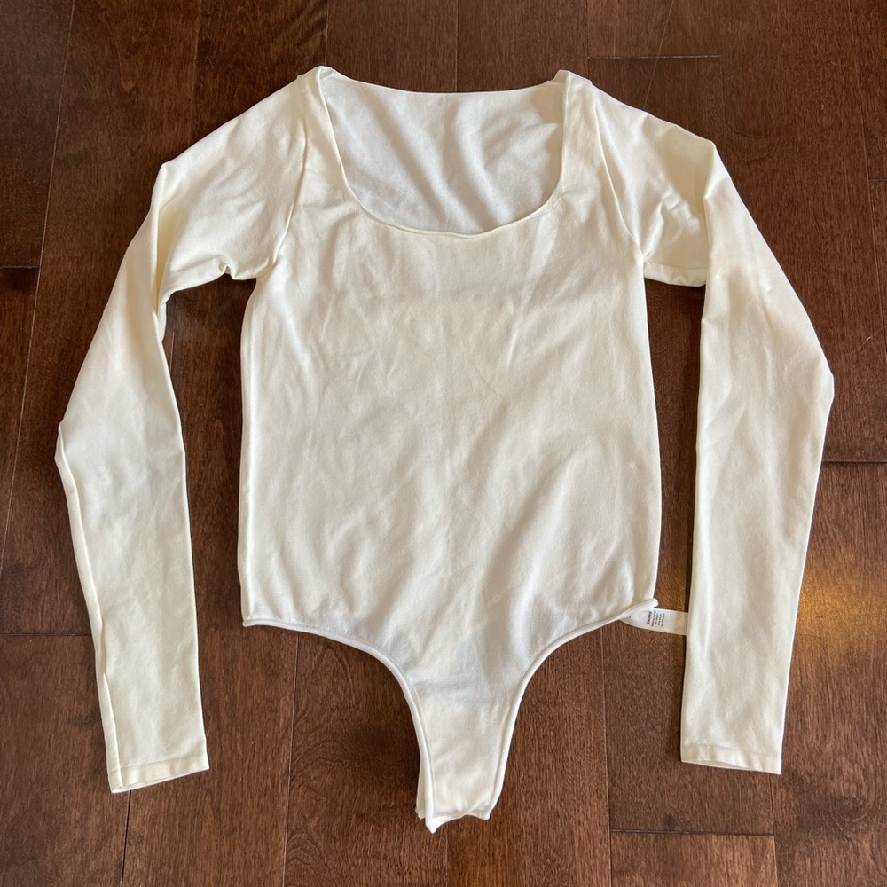 Skims essential long sleeve scoop neck bodysuit